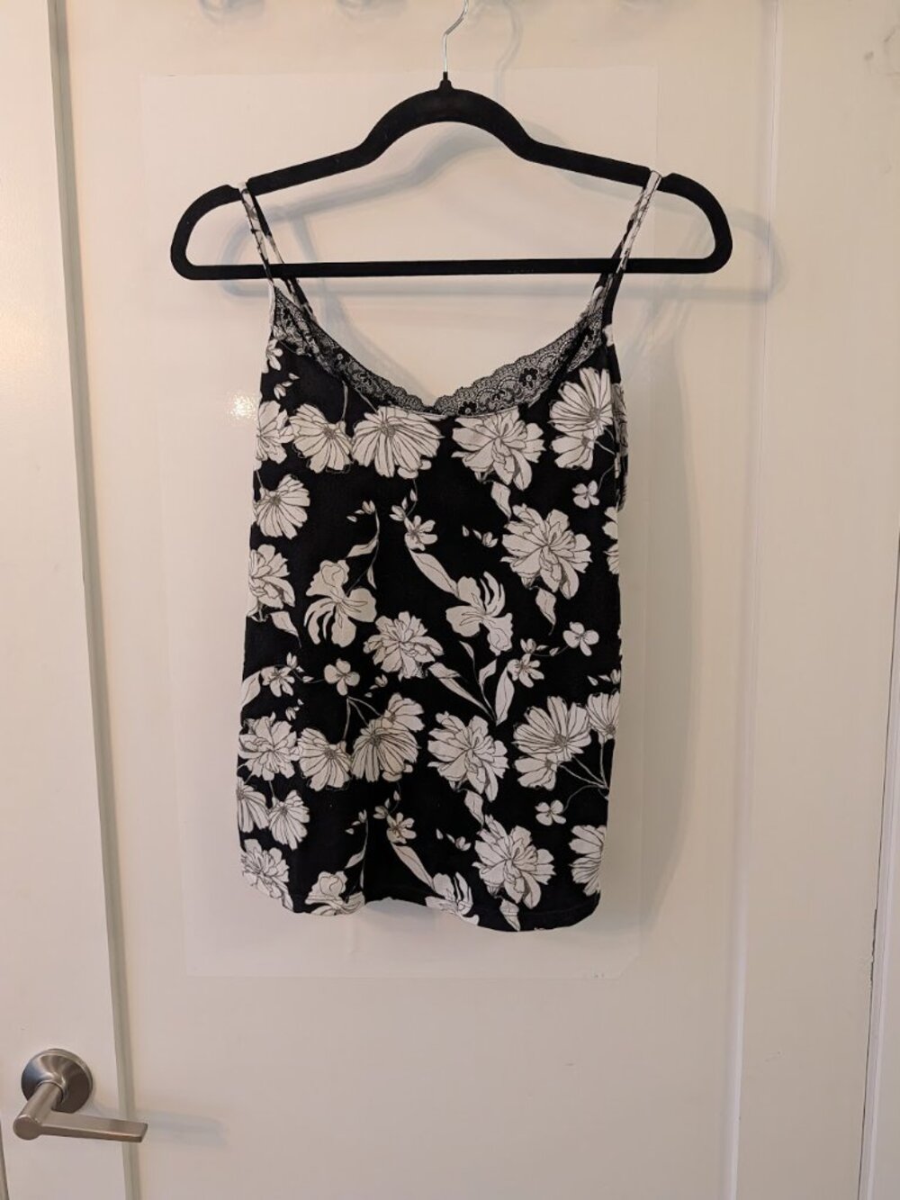 Emily & Jane Black White Floral Lace-Trim Camisole M/M - Picture 2 of 6